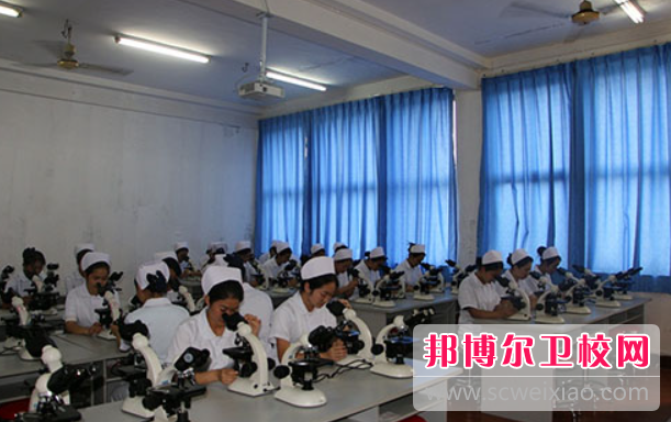 2023年重庆初中生可不可以读护理学校