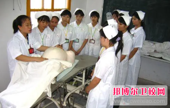 四川2023年女生学护理学校有没有前途
