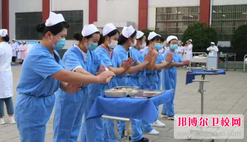 云南2023年初中生可不可以去学护理学校